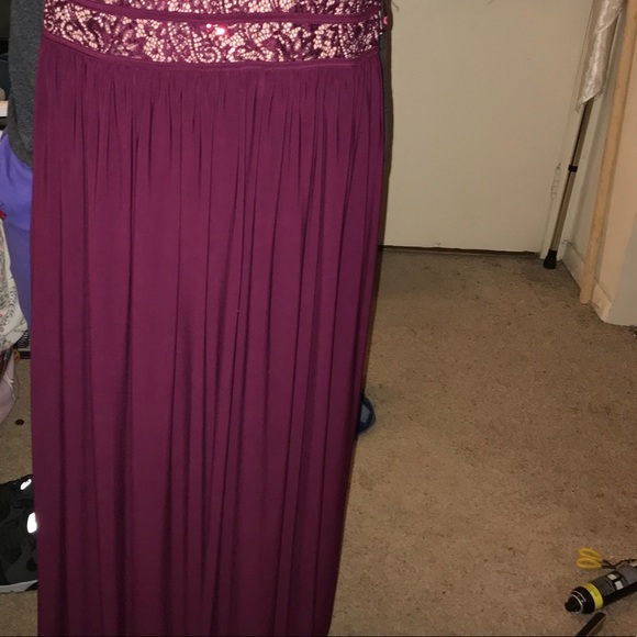 SIZE 16W BURGUNDY DRESS( MAYBE FOR PROM) - Picture 5 of 5